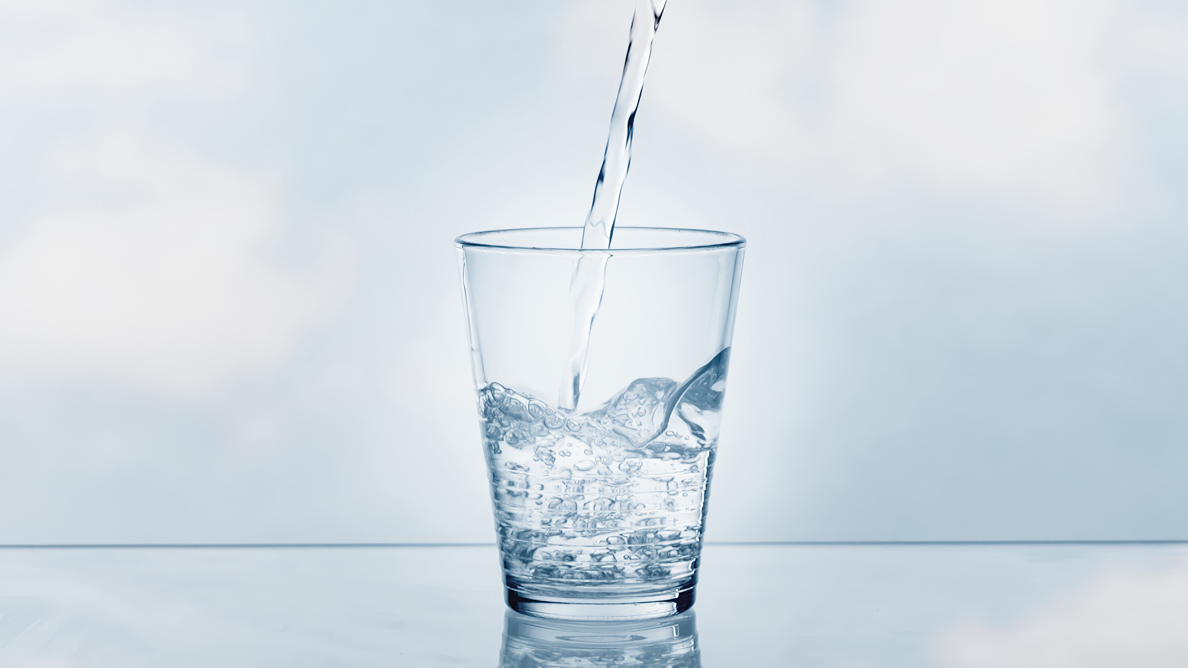 Micropolluants et PFAS : définition, risques et origines